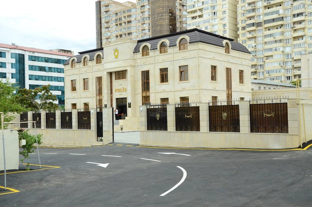 İdarəetmə və inzibati bina (20 ci Polis Bölməsi)